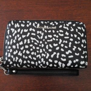 Michael Kors wristlet